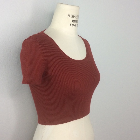 Ribbed crop top - Picture 3 of 4